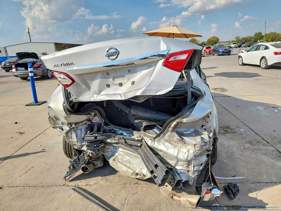 2017 Nissan Altima მანქანა იყიდება აუქციონზე, vin: 1N4AL3AP7HN354451, აუქციონის ნომერი: 69378346