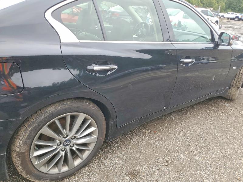 70447366 :رقم المزاد ، JN1EV7AP8JM350985 vin ، 2018 Infiniti Q50 مزاد بيع