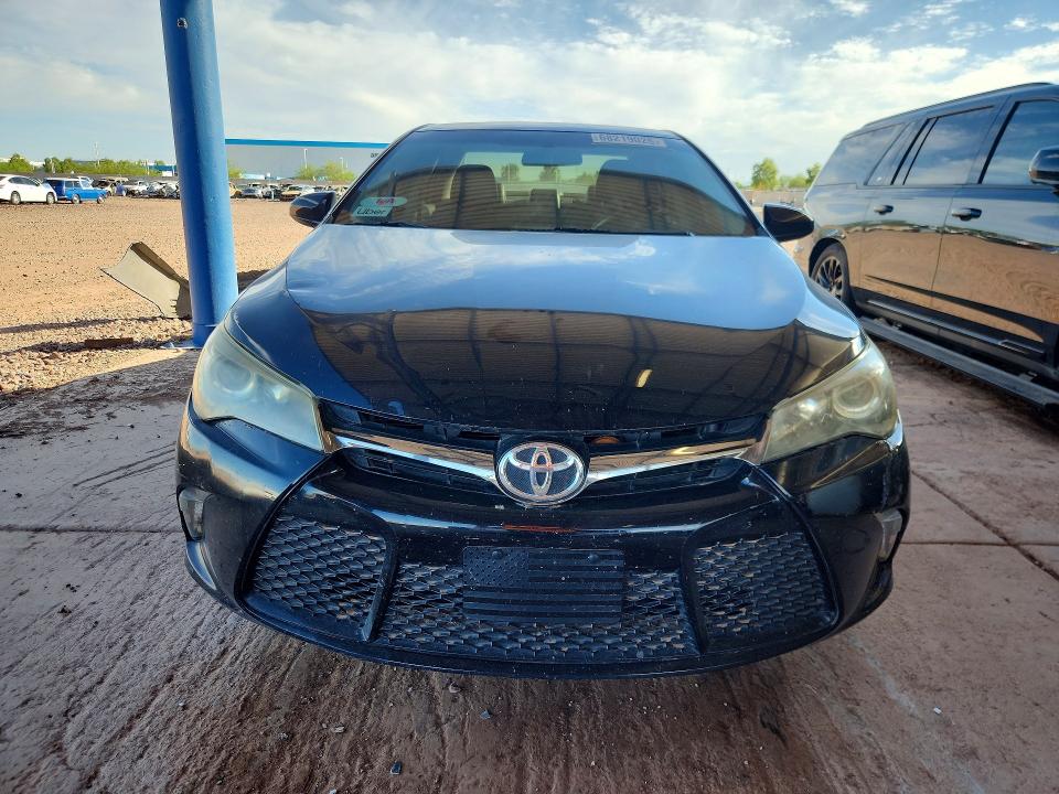 68219026 :رقم المزاد ، 4T1BF1FK7FU923174 vin ، 2015 Toyota Camry مزاد بيع
