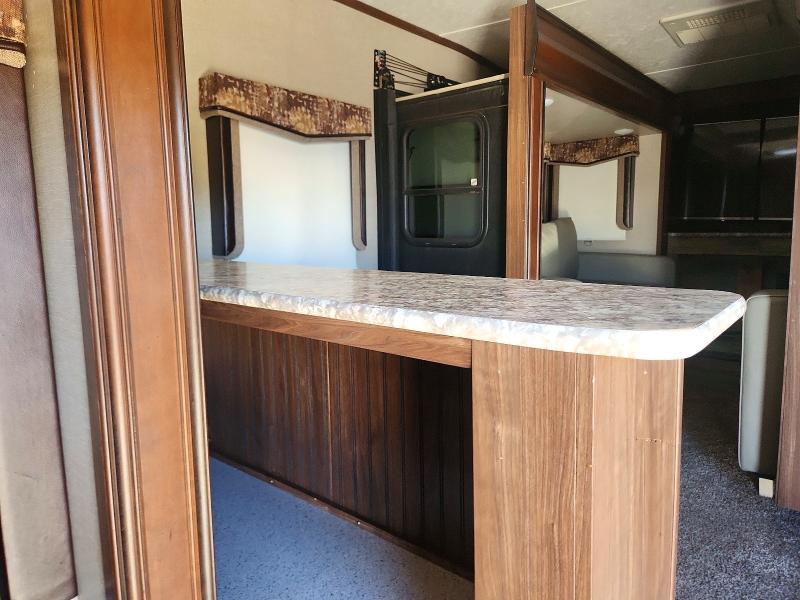 67089526 :رقم المزاد ، 4YDF37523GA741359 vin ، 2016 Keystone Montana مزاد بيع
