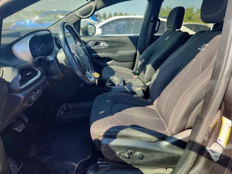 67811006 :رقم المزاد ، 2C4RC1FG1JR357915 vin ، 2018 Chrysler Pacifica مزاد بيع