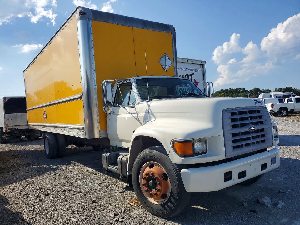 68521626 :رقم المزاد ، 1FDNF70J0WVA25722 vin ، 1998 Ford F700 مزاد بيع