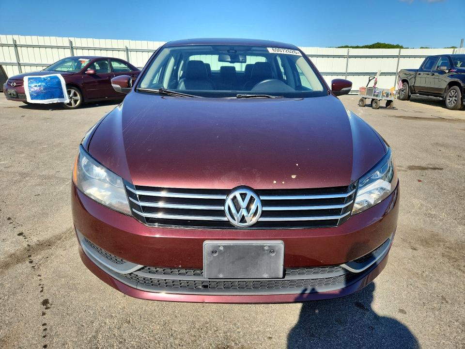 69072626 :رقم المزاد ، 1VWBP7A39DC001414 vin ، 2013 Volkswagen Passat مزاد بيع
