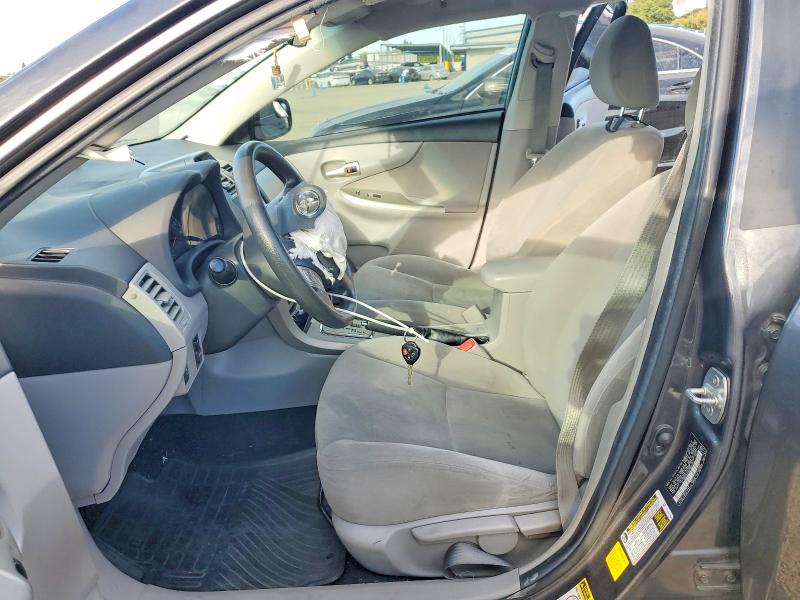 66862466 :رقم المزاد ، 2T1BU4EE1DC008001 vin ، 2013 Toyota Corolla مزاد بيع