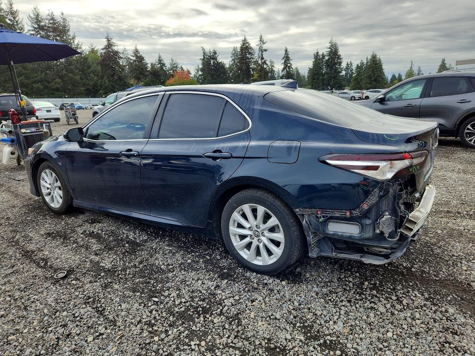 69633456 :رقم المزاد ، 4T1B11HK8KU235030 vin ، 2019 Toyota Camry مزاد بيع