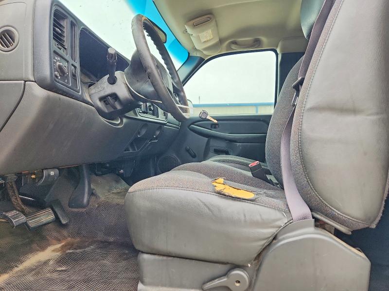 69575236 :رقم المزاد ، 1GCHC29U73E218505 vin ، 2003 Chevrolet Silverado مزاد بيع