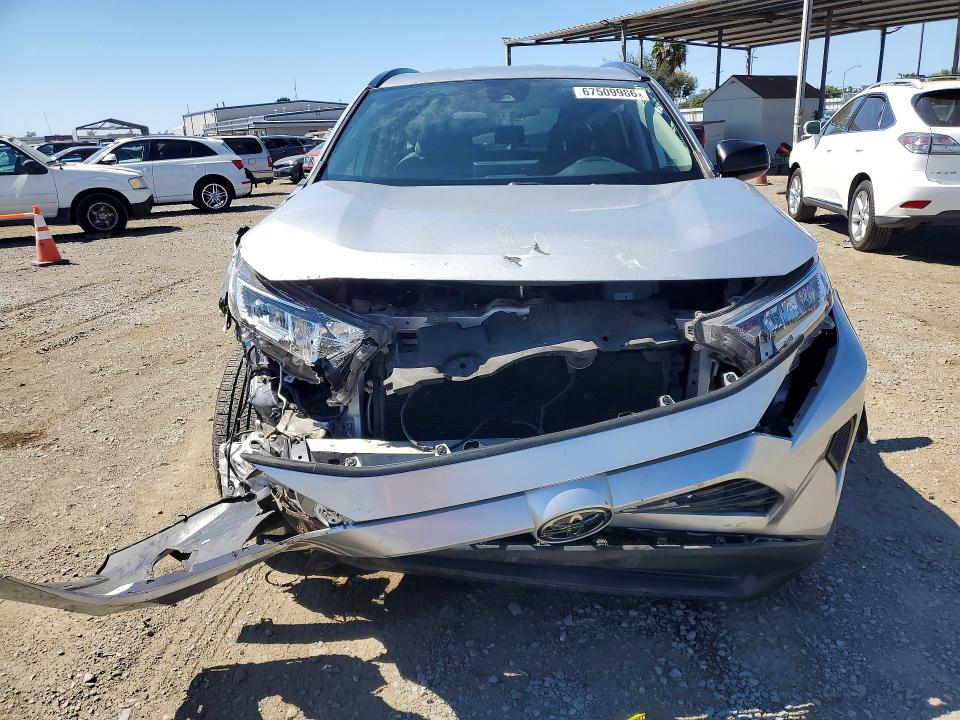67509986 :رقم المزاد ، 2T3H1RFV1MC111618 vin ، 2021 Toyota Rav4 مزاد بيع