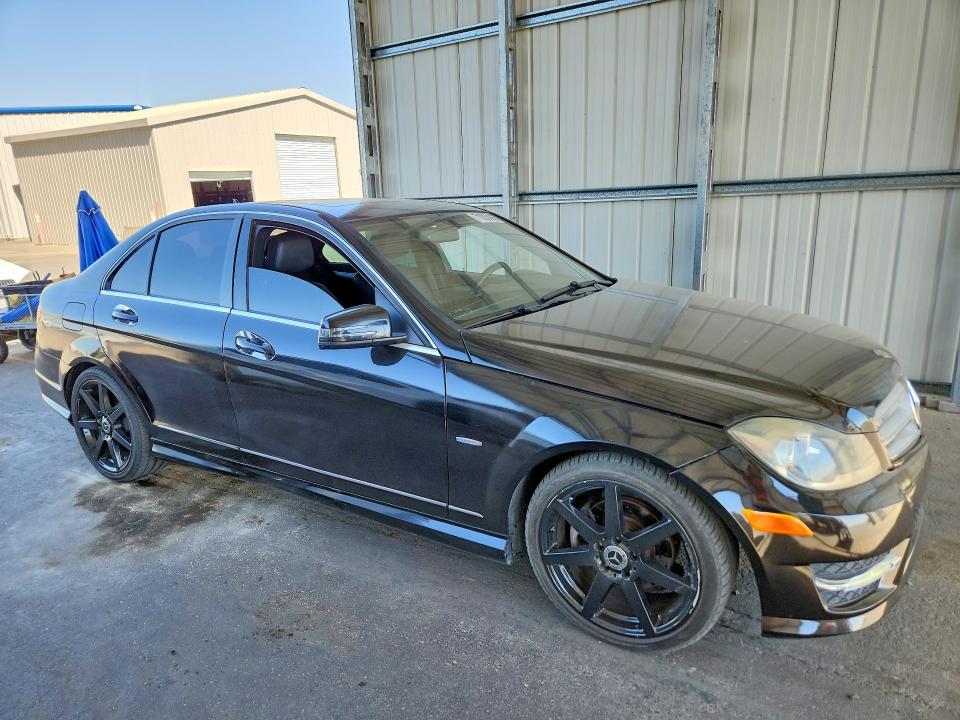 Продажа на аукционе авто 2012 Mercedes-benz C, vin: WDDGF4HB2CA625109, номер лота: 71035066