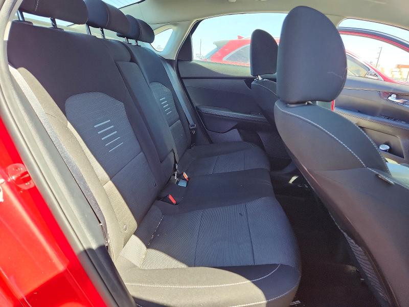 70335556 :رقم المزاد ، 3KPF34AD4KE070590 vin ، 2019 Kia Forte مزاد بيع