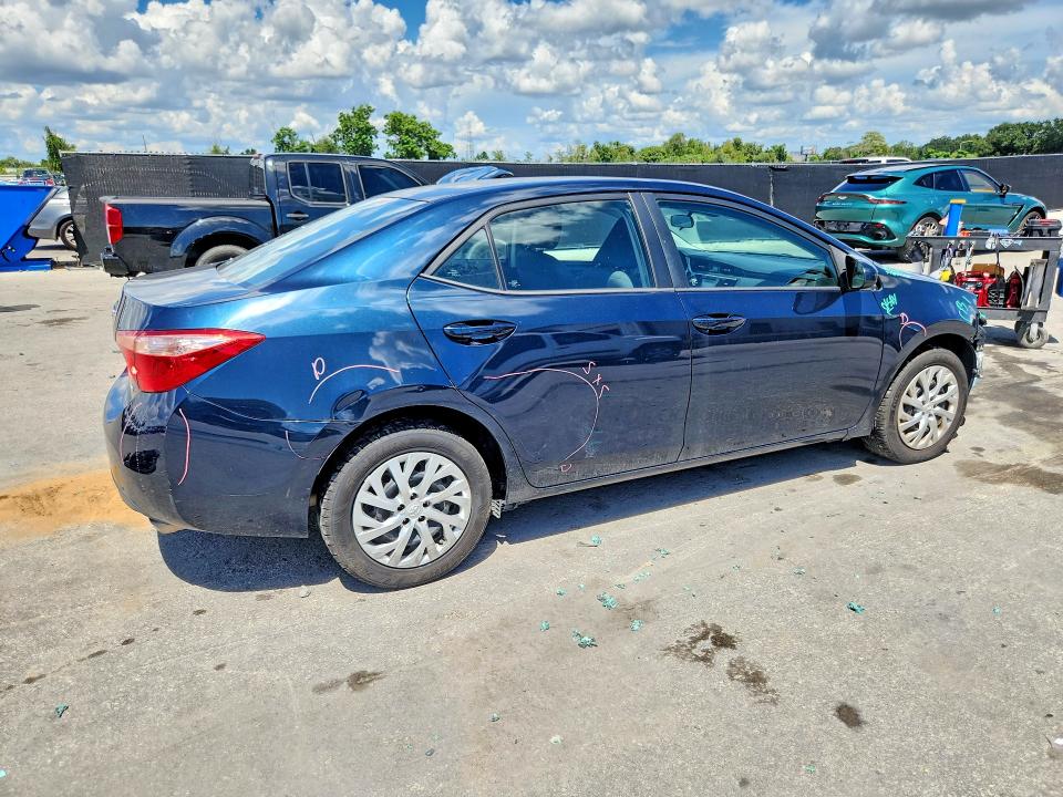 2017 Toyota Corolla მანქანა იყიდება აუქციონზე, vin: 5YFBURHE1HP726632, აუქციონის ნომერი: 68078296