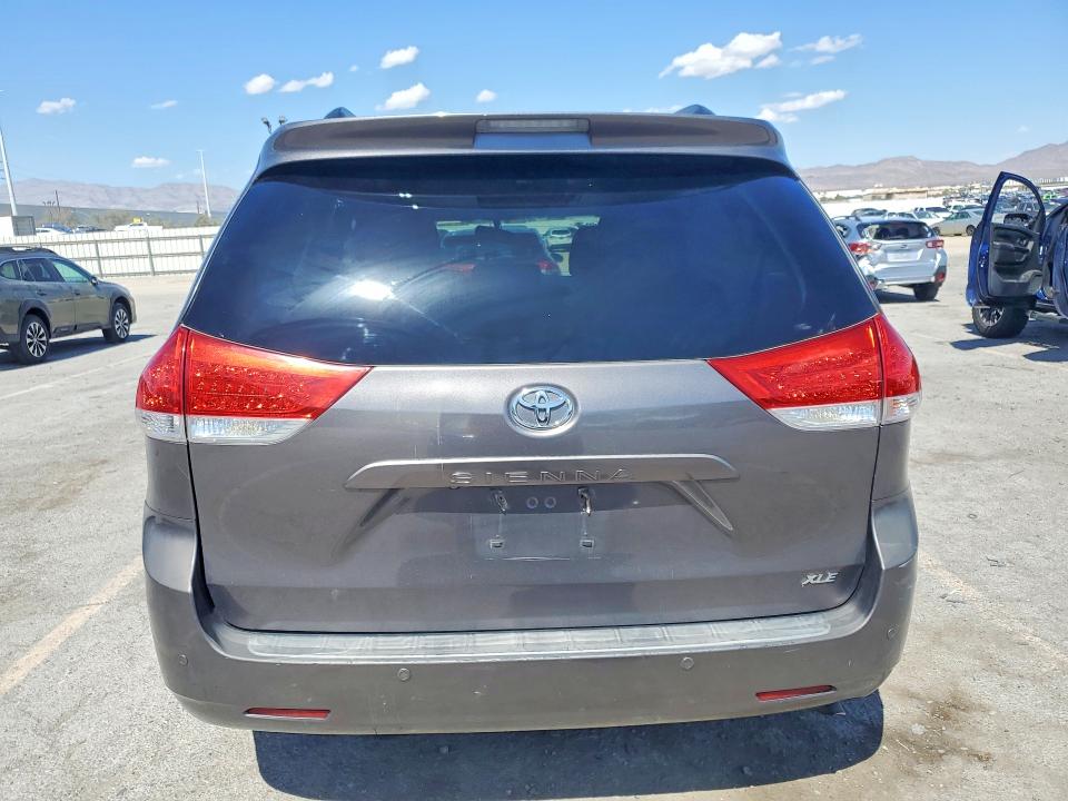 Продаж на аукціоні авто 2014 Toyota Sienna, vin: 5TDYK3DC9ES499713, номер лоту: 68982586