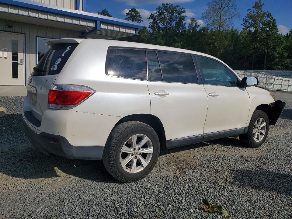 2013 Toyota Highlander მანქანა იყიდება აუქციონზე, vin: 5TDZK3EH6DS102245, აუქციონის ნომერი: 69236836