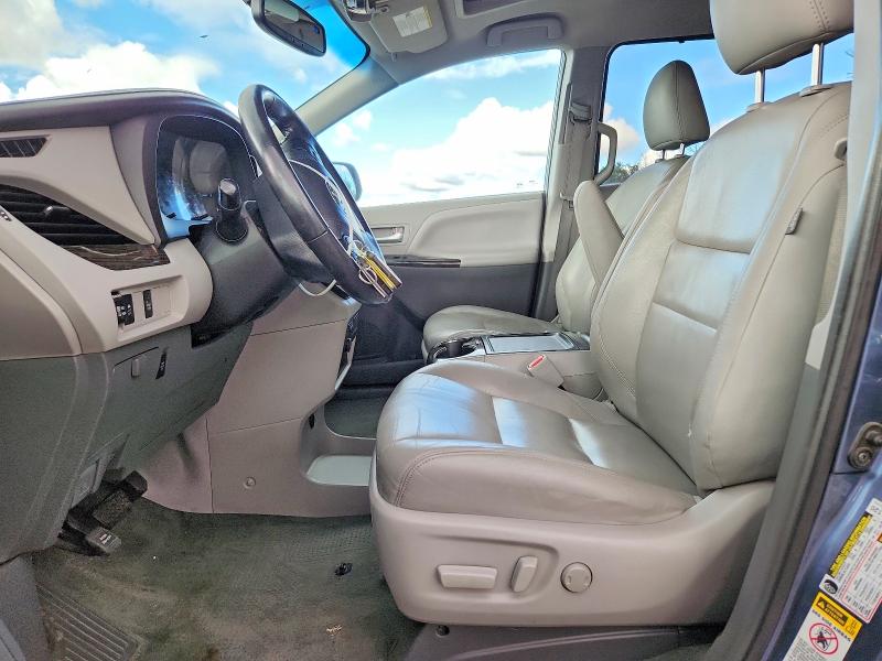 Продажа на аукционе авто 2017 Toyota Sienna, vin: 5TDYZ3DC5HS884623, номер лота: 69569556