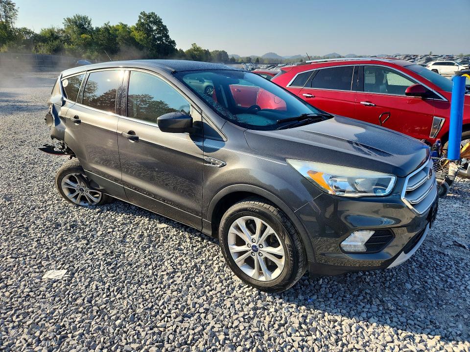 69236726 :رقم المزاد ، 1FMCU9GD2HUE00396 vin ، 2017 Ford Escape مزاد بيع