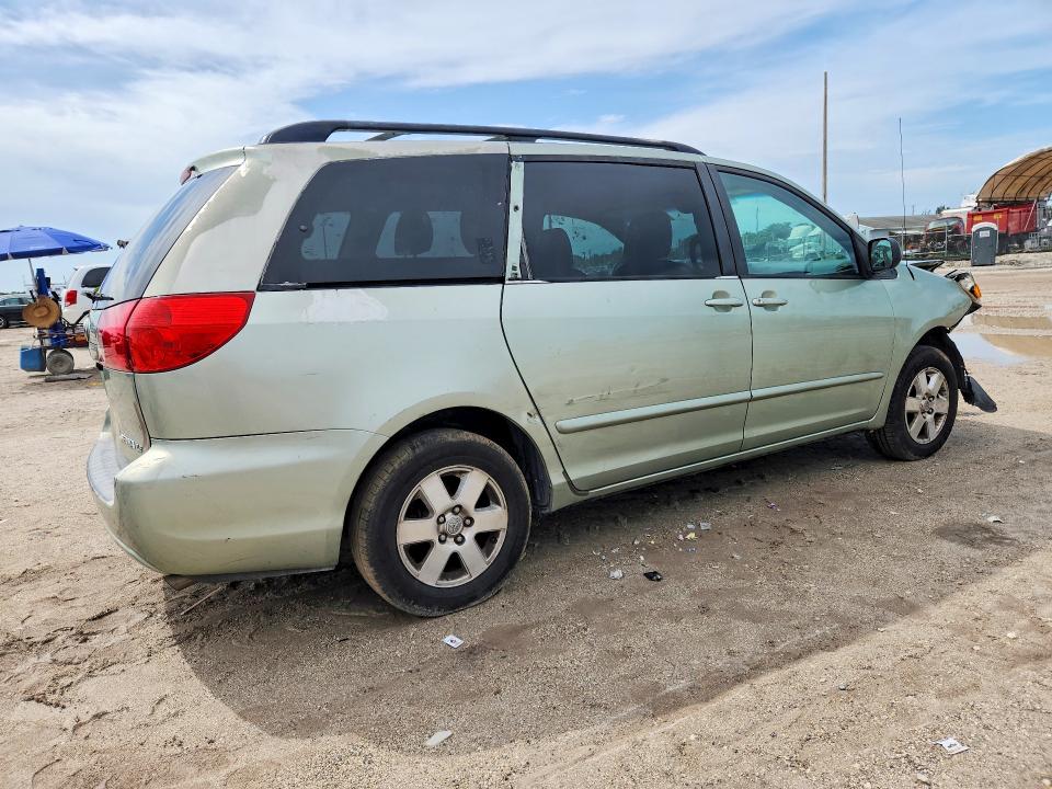 2010 Toyota Sienna მანქანა იყიდება აუქციონზე, vin: 5TDKK4CC2AS299943, აუქციონის ნომერი: 68308396