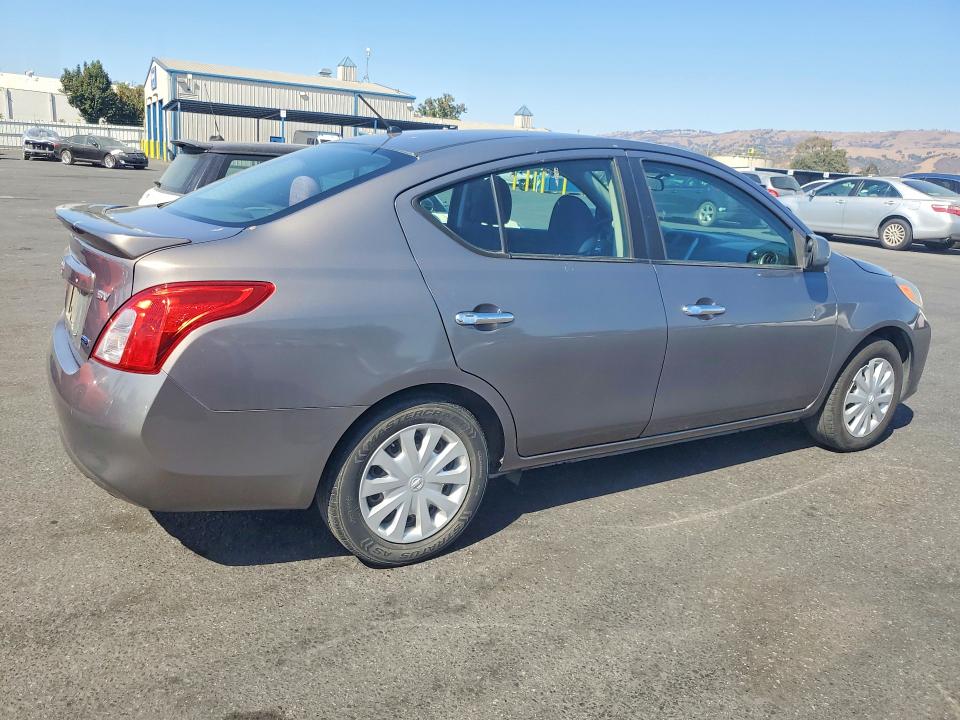 2013 Nissan Versa მანქანა იყიდება აუქციონზე, vin: 3N1CN7APXDL829155, აუქციონის ნომერი: 69771336