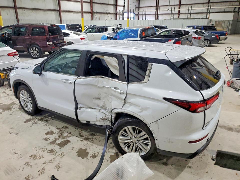 2024 Mitsubishi Outlander მანქანა იყიდება აუქციონზე, vin: JA4J4UA80RZ008543, აუქციონის ნომერი: 68502676