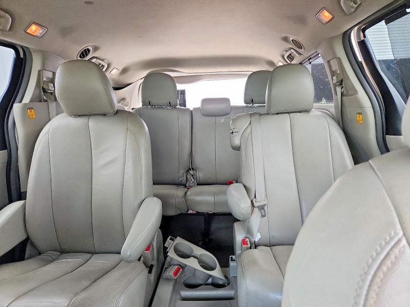 2011 Toyota Sienna მანქანა იყიდება აუქციონზე, vin: 5TDKK3DC0BS122222, აუქციონის ნომერი: 70513436