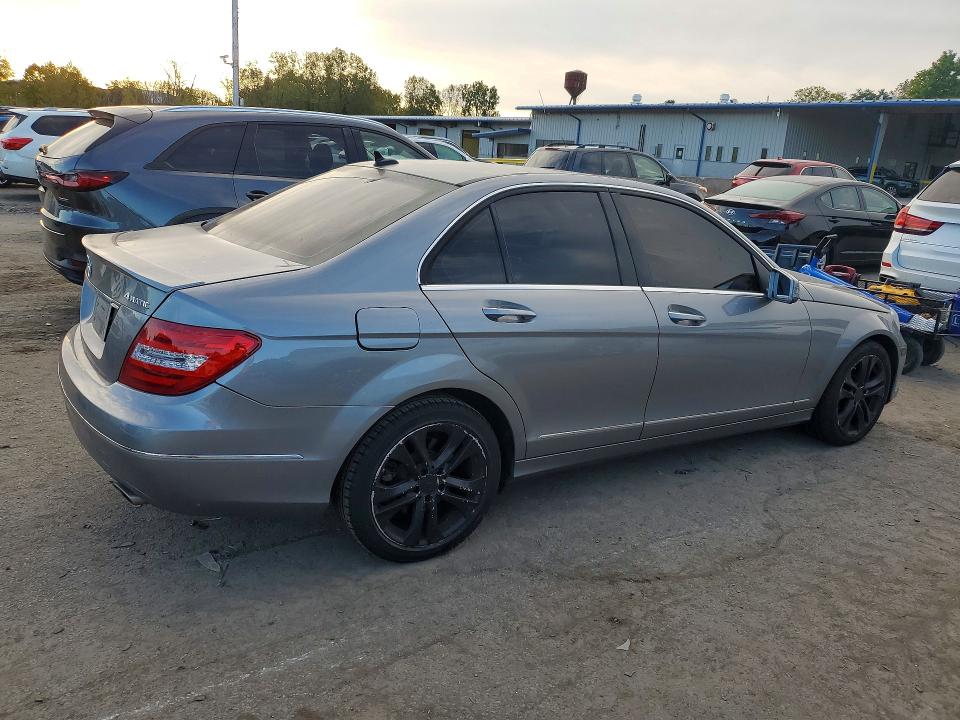 Продаж на аукціоні авто 2013 Mercedes-benz C, vin: WDDGF8AB7DA817760, номер лоту: 68996716