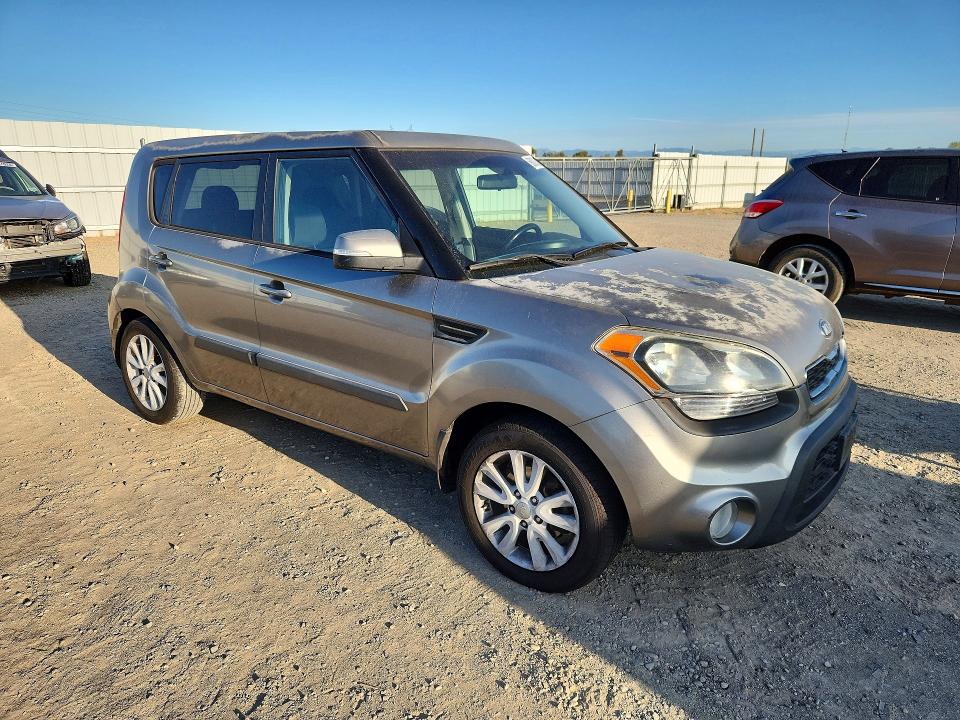 68002736 :رقم المزاد ، KNDJT2A61D7527682 vin ، 2013 Kia Soul مزاد بيع
