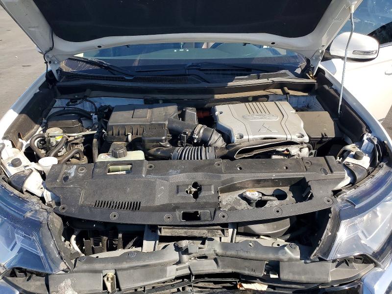 68405616 :رقم المزاد ، JA4J24A58JZ053178 vin ، 2018 Mitsubishi Outlander مزاد بيع