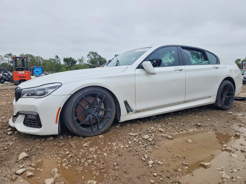69789046 :رقم المزاد ، WBA7F2C37HG422832 vin ، 2017 Bmw 750 مزاد بيع