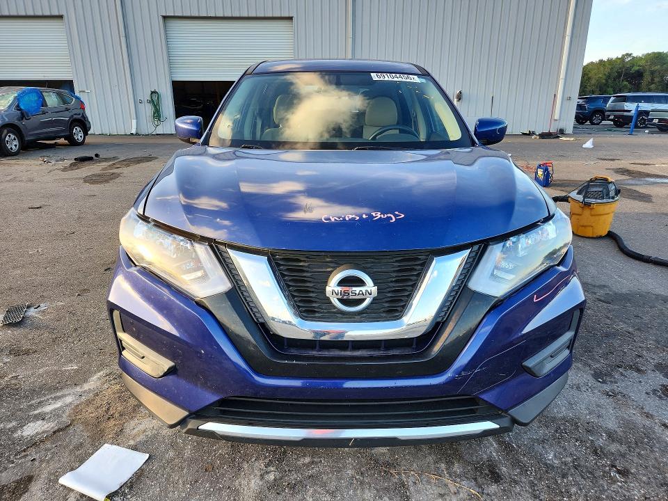 69104456 :رقم المزاد ، JN8AT2MT9HW137429 vin ، 2017 Nissan Rogue مزاد بيع