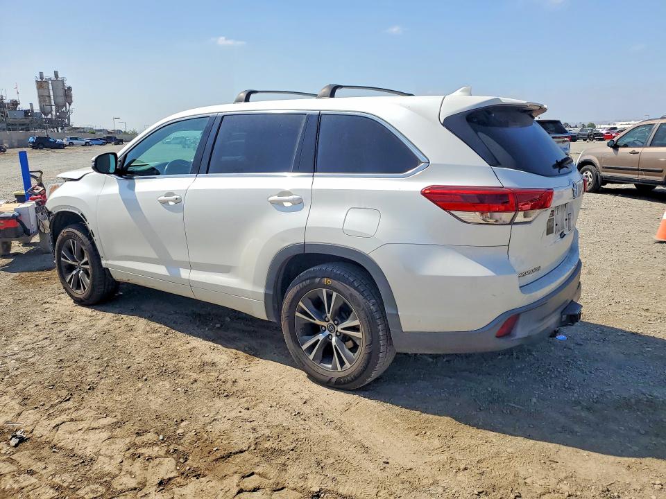 2017 Toyota Highlander მანქანა იყიდება აუქციონზე, vin: 5TDZZRFH4HS213640, აუქციონის ნომერი: 68979186