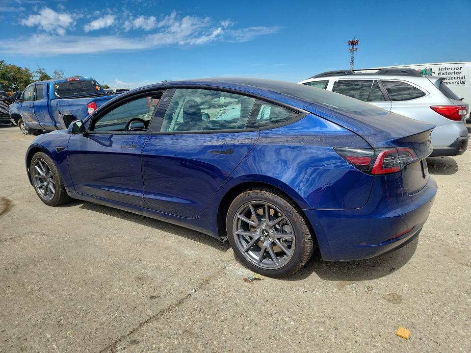 68190266 :رقم المزاد ، 5YJ3E1EA5NF288869 vin ، 2022 Tesla Model 3 مزاد بيع