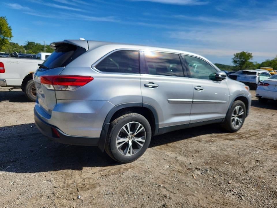 2019 Toyota Highlander მანქანა იყიდება აუქციონზე, vin: 5TDBZRFHXKS938894, აუქციონის ნომერი: 70421176