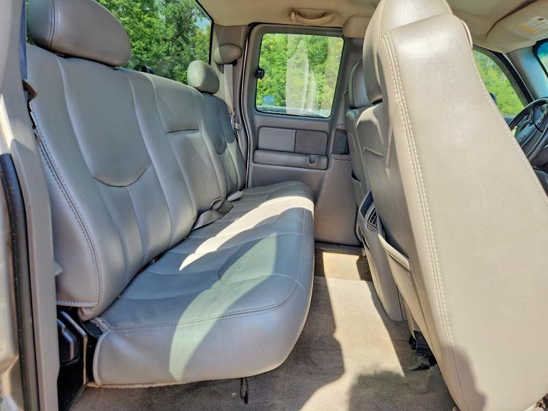 2004 Chevrolet Silverado მანქანა იყიდება აუქციონზე, vin: 2GCEK19T741277449, აუქციონის ნომერი: 71154216