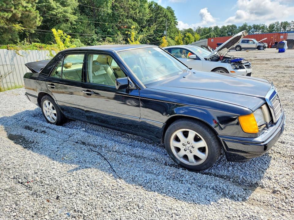 Продажа на аукционе авто 1992 Mercedes-benz 300, vin: WDBEA30E2NB577543, номер лота: 69936096