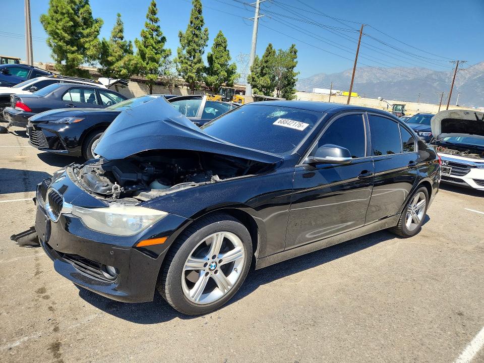 68842176 :رقم المزاد ، WBA3C1C53DF443762 vin ، 2013 Bmw 328 مزاد بيع
