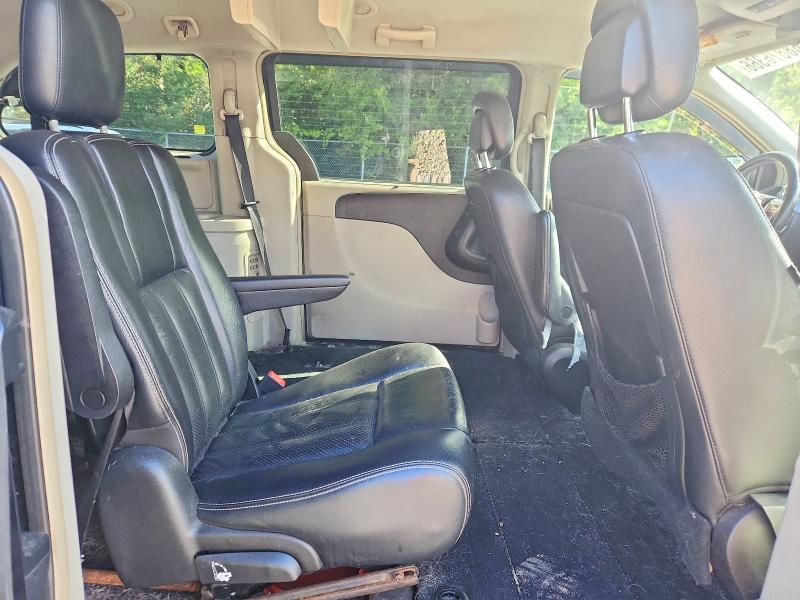 Auction sale of the 2011 Chrysler Town & Country, vin: 2A4RR8DG2BR749484, lot number: 68876366