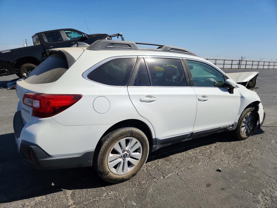 Продаж на аукціоні авто 2018 Subaru Outback, vin: 4S4BSAHC6J3381114, номер лоту: 70144196