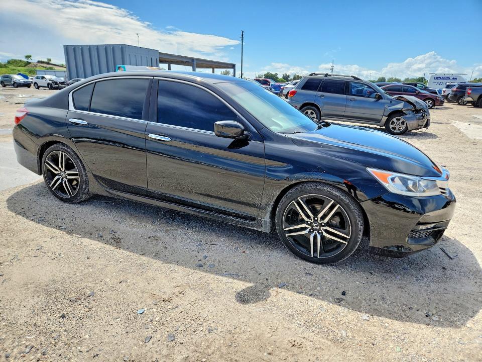 Продаж на аукціоні авто 2017 Honda Accord, vin: 1HGCR2F54HA246963, номер лоту: 69565386
