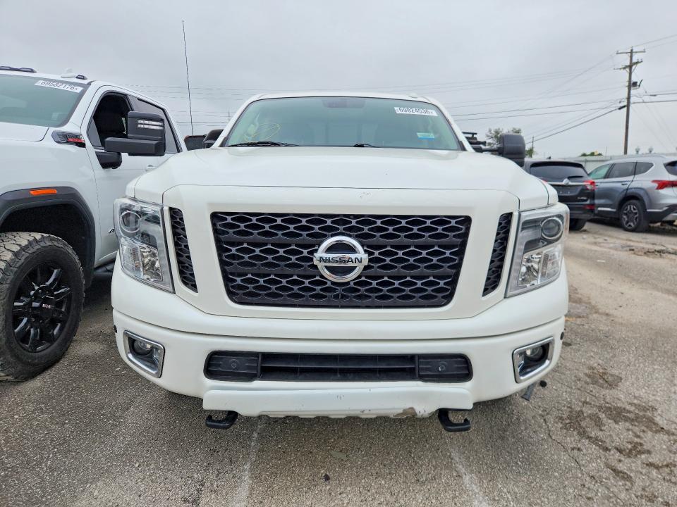 69824536 :رقم المزاد ، 1N6BA1F45KN507341 vin ، 2019 Nissan Titan Xd مزاد بيع