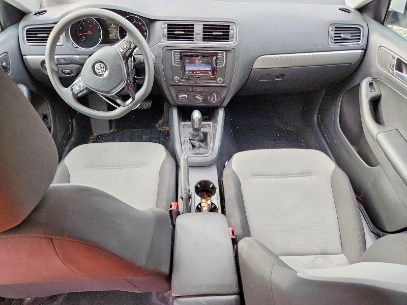 70650926 :رقم المزاد ، 3VW2B7AJ5HM400726 vin ، 2017 Volkswagen Jetta مزاد بيع