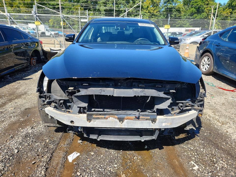 2015 Hyundai Genesis მანქანა იყიდება აუქციონზე, vin: KMHGN4JE9FU024389, აუქციონის ნომერი: 68820286