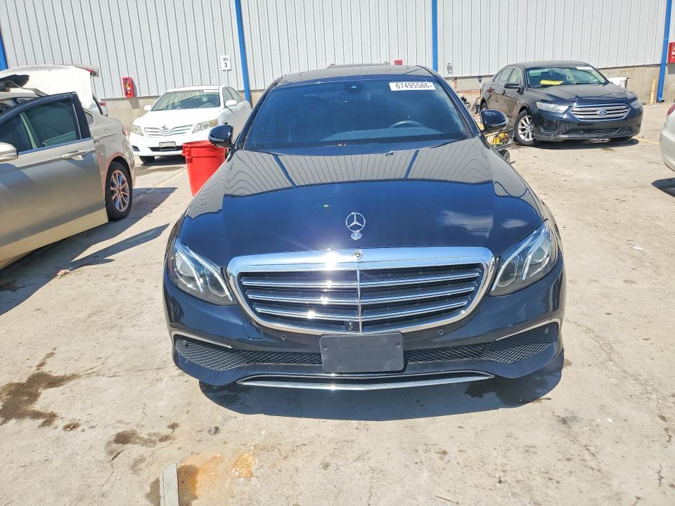 67495586 :رقم المزاد ، WDDZF4KB4KA537324 vin ، 2019 Mercedes-benz E مزاد بيع