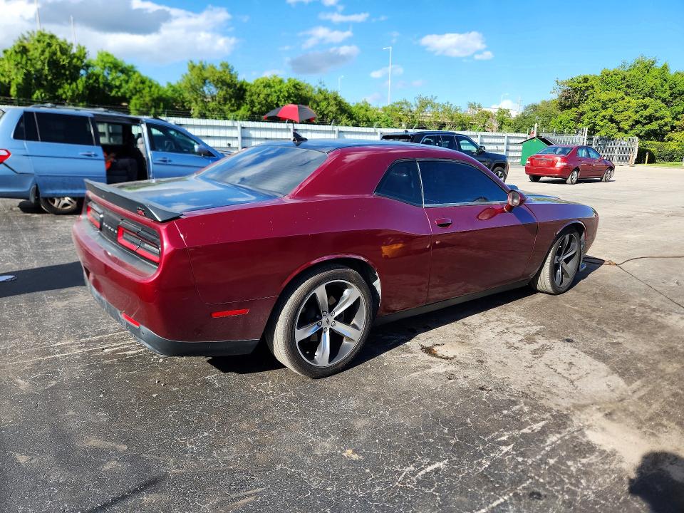 70797896 :رقم المزاد ، 2C3CDZBT6JH178400 vin ، 2018 Dodge Challenger مزاد بيع