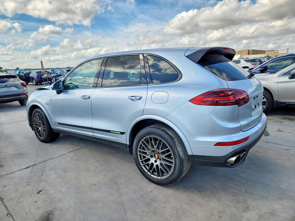 Продаж на аукціоні авто 2017 Porsche Cayenne, vin: WP1AE2A28HLA73997, номер лоту: 71015246