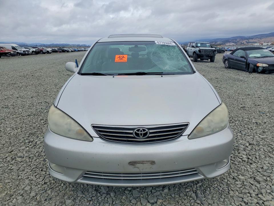2005 Toyota Camry მანქანა იყიდება აუქციონზე, vin: 4T1BF30K75U600553, აუქციონის ნომერი: 67705666