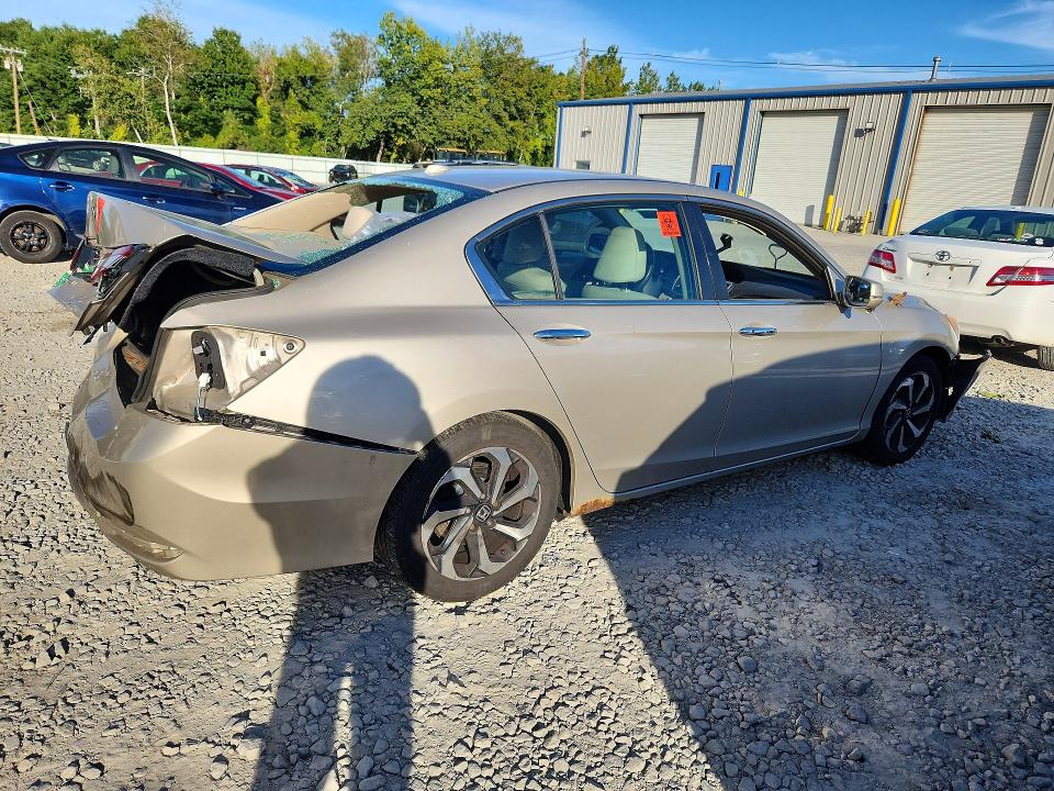 2016 Honda Accord მანქანა იყიდება აუქციონზე, vin: 1HGCR2F74GA139492, აუქციონის ნომერი: 70079026