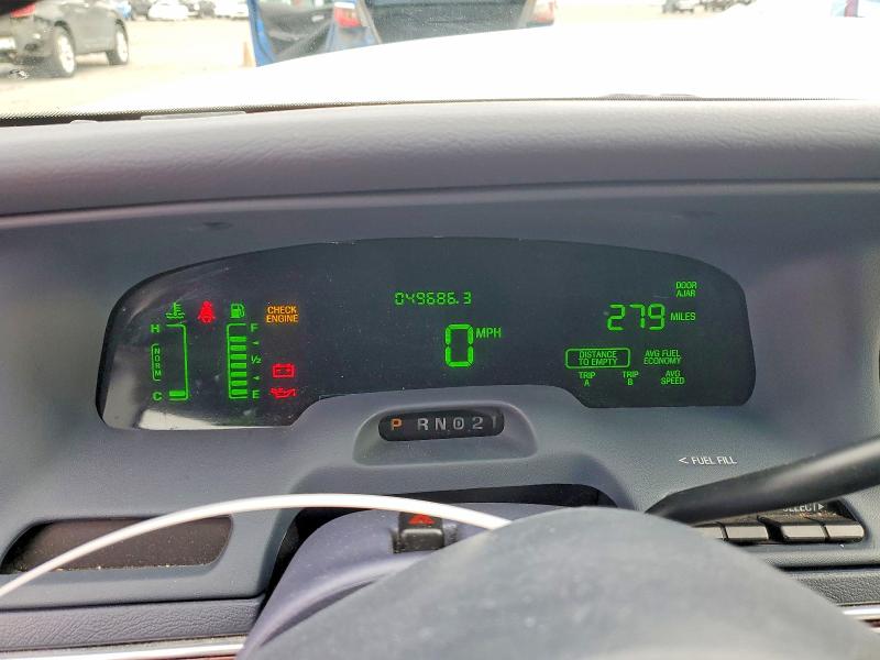 2001 Mercury Grand Marquis მანქანა იყიდება აუქციონზე, vin: 2MEFM75W01X614228, აუქციონის ნომერი: 70299456