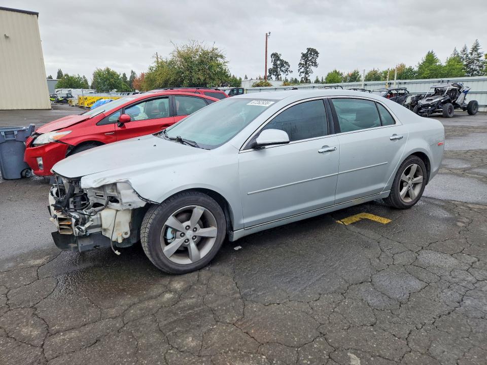 67262936 :رقم المزاد ، 1G1ZD5E00CF383126 vin ، 2012 Chevrolet Malibu مزاد بيع