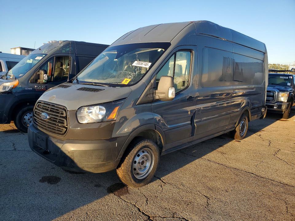 70656746 :رقم المزاد ، 1FTYR3XM5KKB29068 vin ، 2019 Ford Transit مزاد بيع