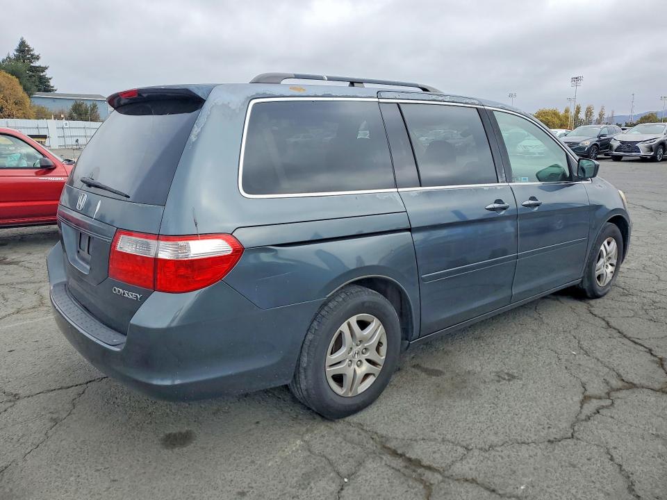 69941236 :رقم المزاد ، 5FNRL38685B048637 vin ، 2005 Honda Odyssey مزاد بيع