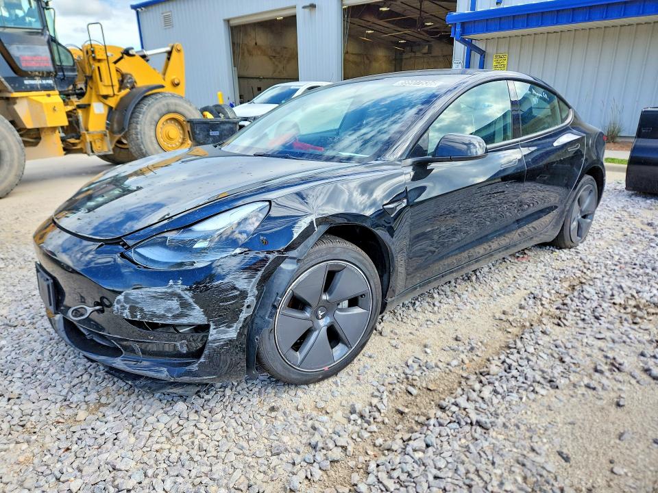 2022 Tesla Model 3 მანქანა იყიდება აუქციონზე, vin: 5YJ3E1EA6NF372019, აუქციონის ნომერი: 69907636