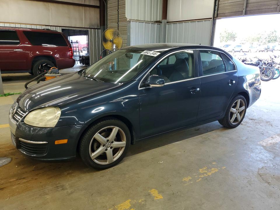68431846 :رقم المزاد ، 3VWAL8AJ8AM130542 vin ، 2010 Volkswagen Jetta مزاد بيع